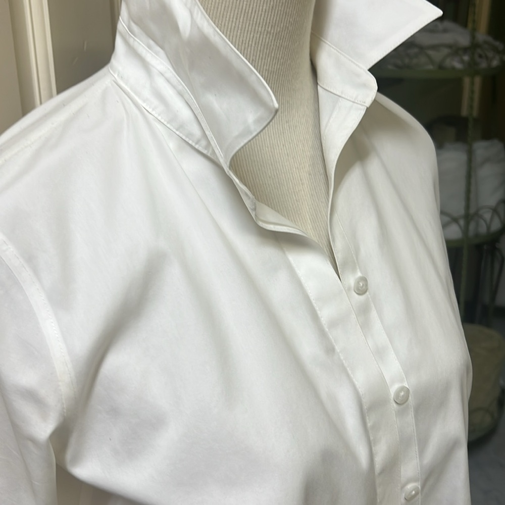 Chico’s white button front length sleeve size 0